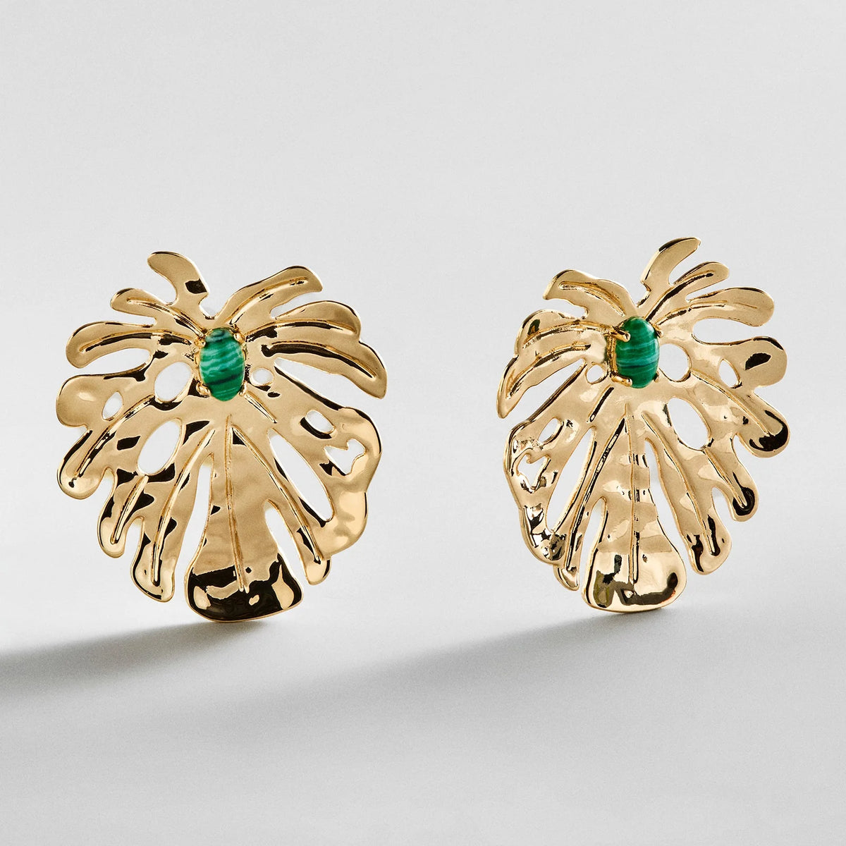 Just Breezy Palm Leaf Earrings - Palm Leaf